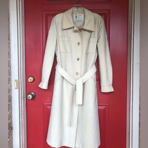 Fabulous Vintage London Fog Main-coat Trench Coat in Size 16